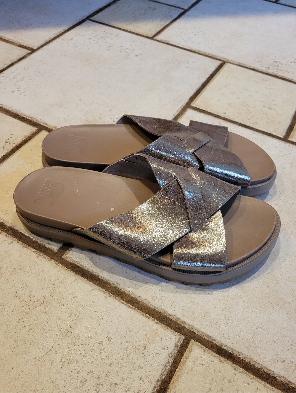SOREL Roaming Criss Cross Sandals Metallic Gold Slip On 10